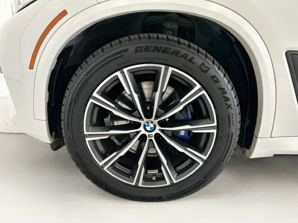 Used 2022 BMW X5 xDrive40i w/ M Sport Package AWD/4WD image 29