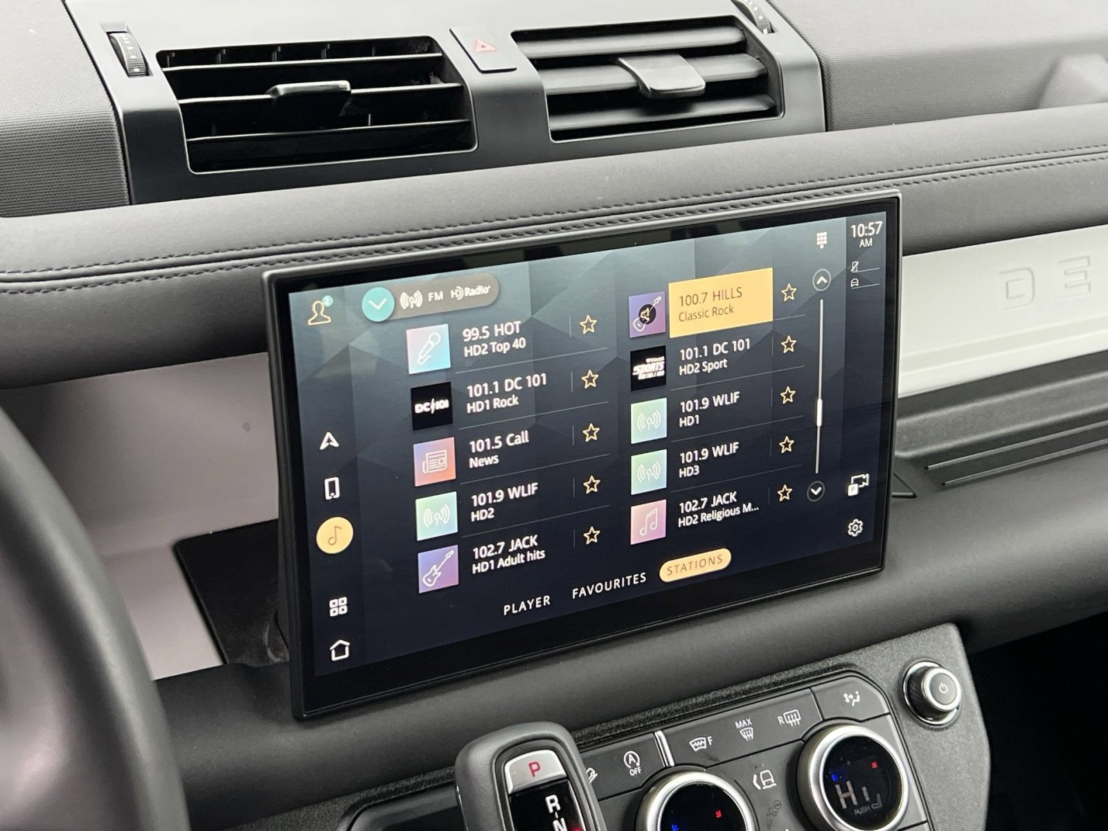 Used 2025 Land Rover Defender 110 S image 16