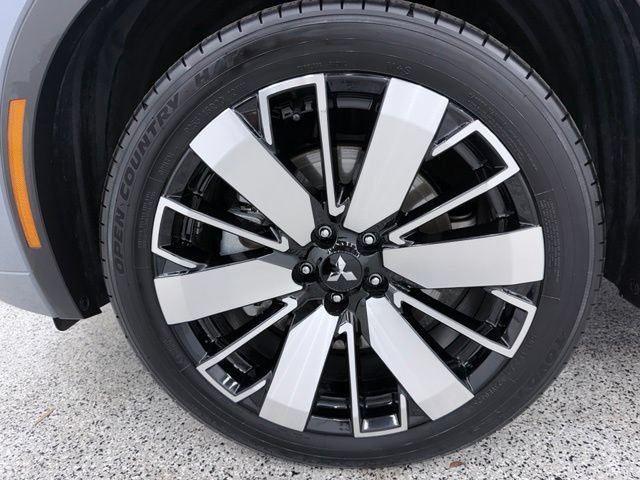 Used 2025 Mitsubishi Outlander SEL FWD image 13