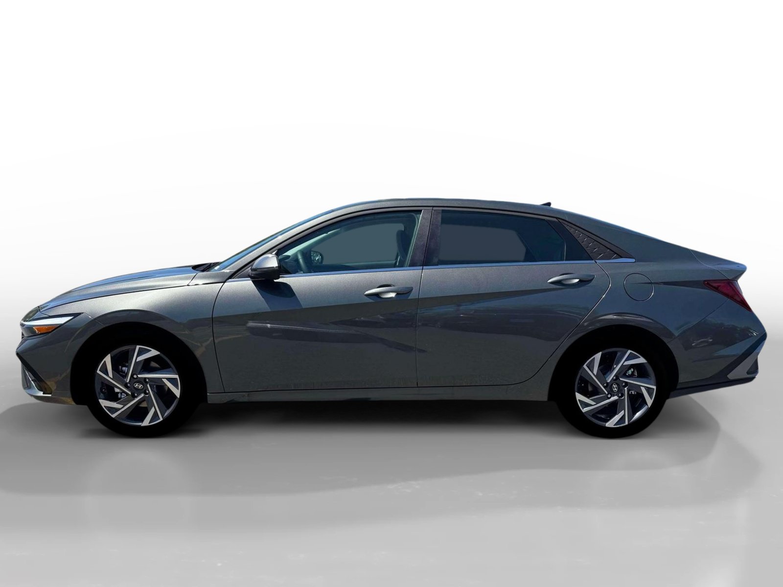 New 2026 Hyundai Elantra Limited FWD image 3