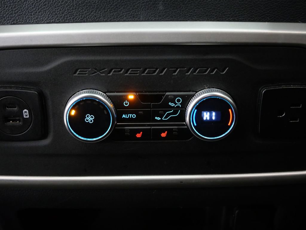 Used 2023 Ford Expedition Limited image 27