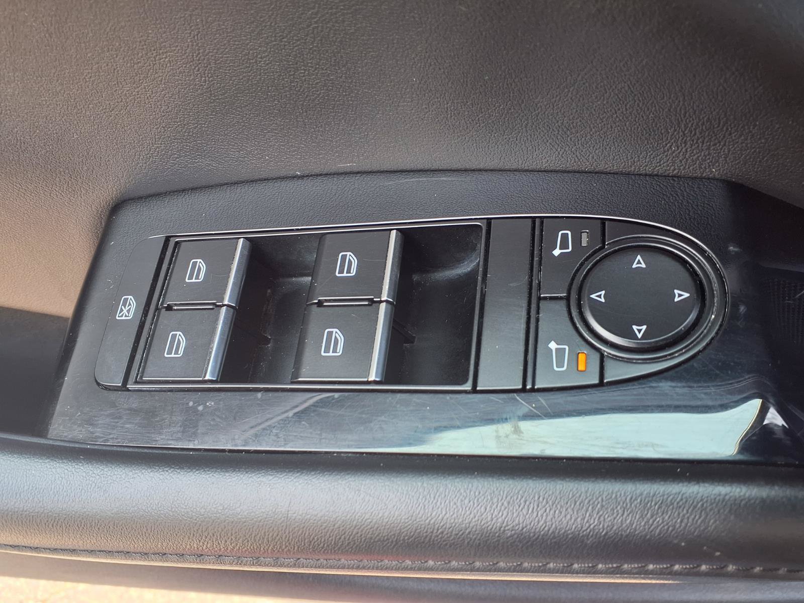 Used 2024 MAZDA MAZDA3 s FWD image 8