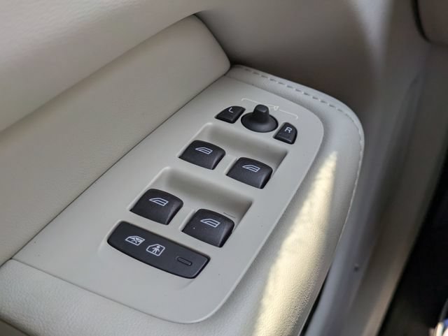 Used 2022 Volvo XC60 B5 Inscription w/ Advanced Package FWD image 26