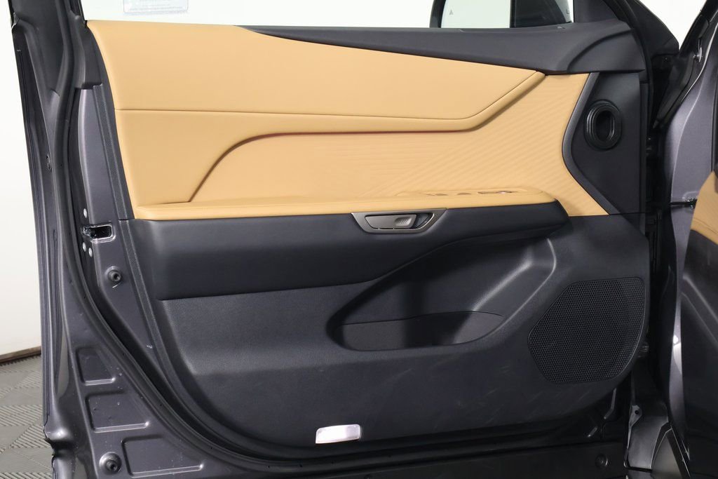 New 2026 Lexus ES 350e FWD image 7
