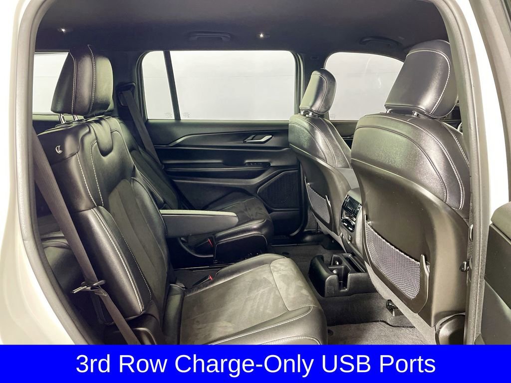 Used 2023 Jeep Grand Cherokee L Laredo image 30
