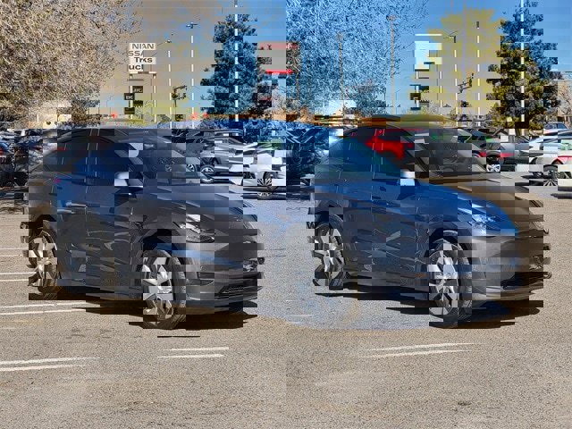 Used 2021 Tesla Model Y Long Range image 1