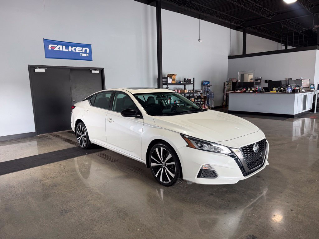 Used 2019 Nissan Altima 2.5 SR w/ SR Premium Package AWD/4WD image 3