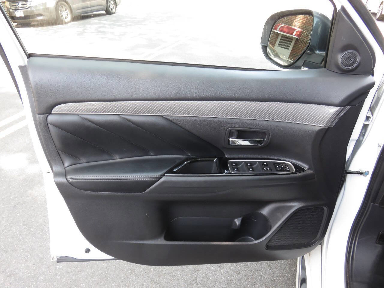 Used 2020 Mitsubishi Outlander SEL image 25