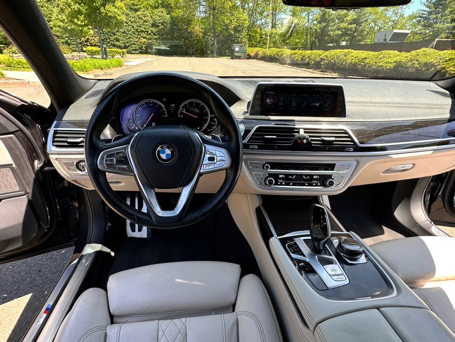 Used 2016 BMW 750i xDrive AWD/4WD image 23