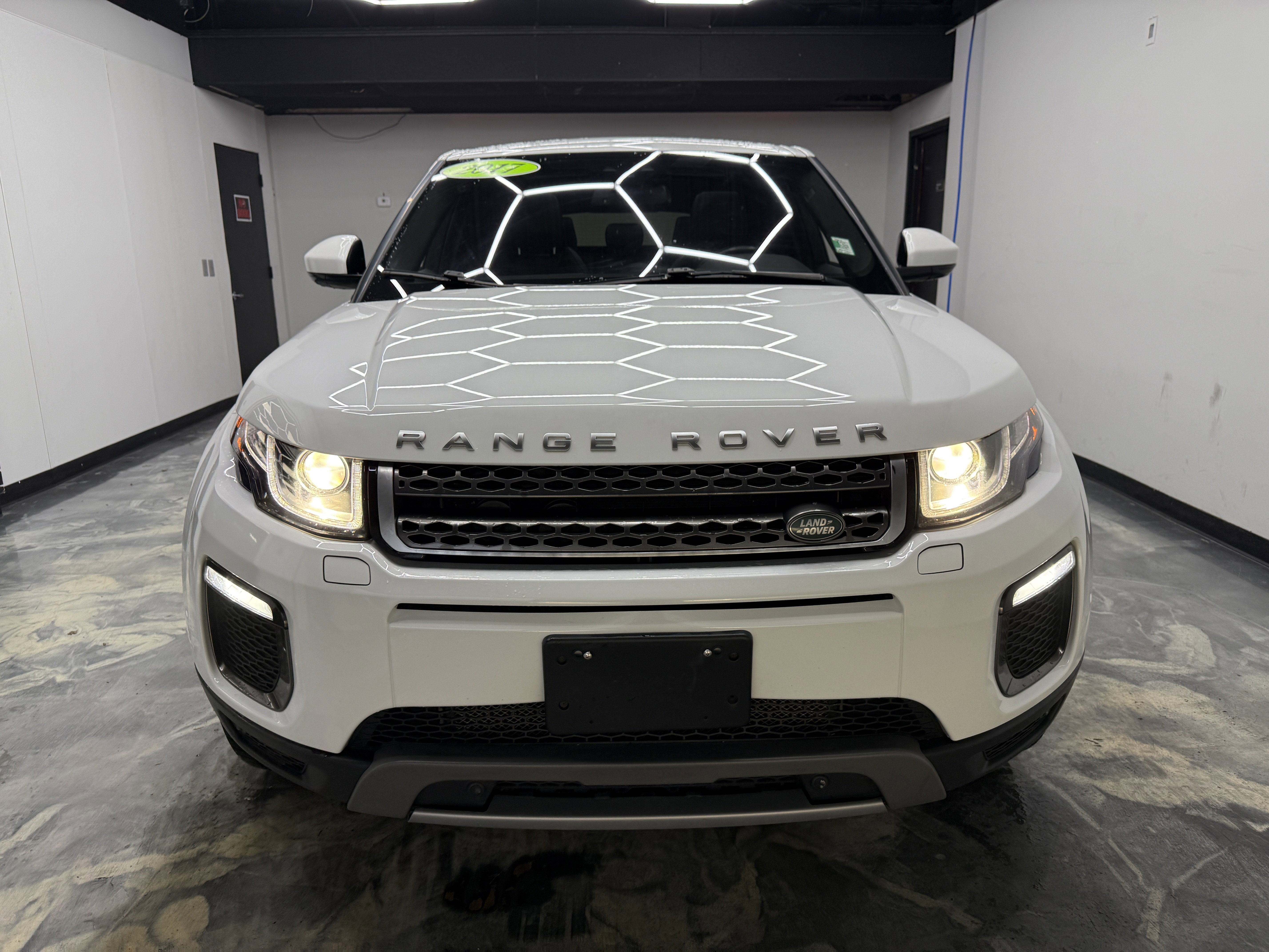 Used 2017 Land Rover Range Rover Evoque HSE image 7