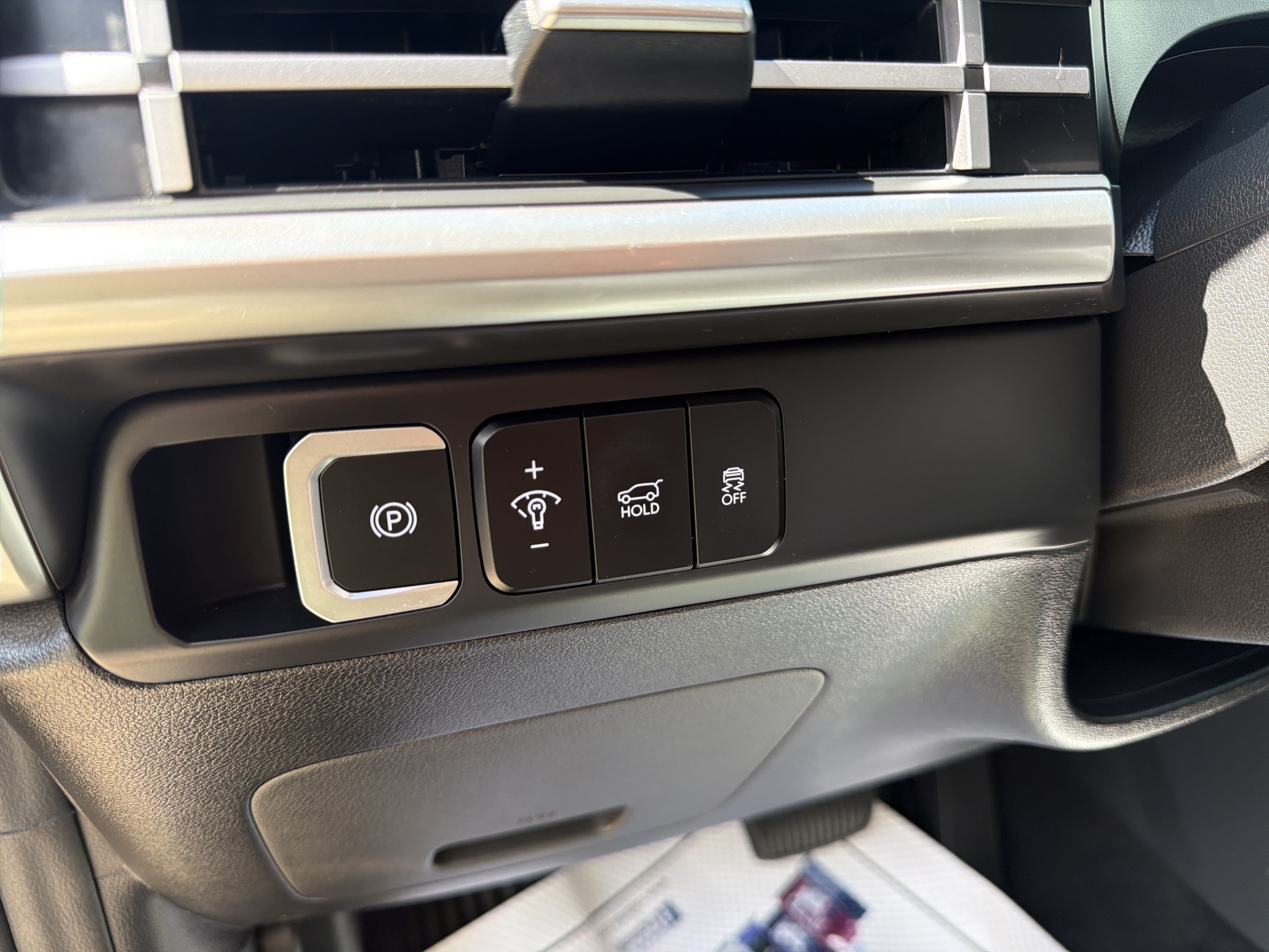 Used 2025 Hyundai Santa Fe SEL FWD image 16