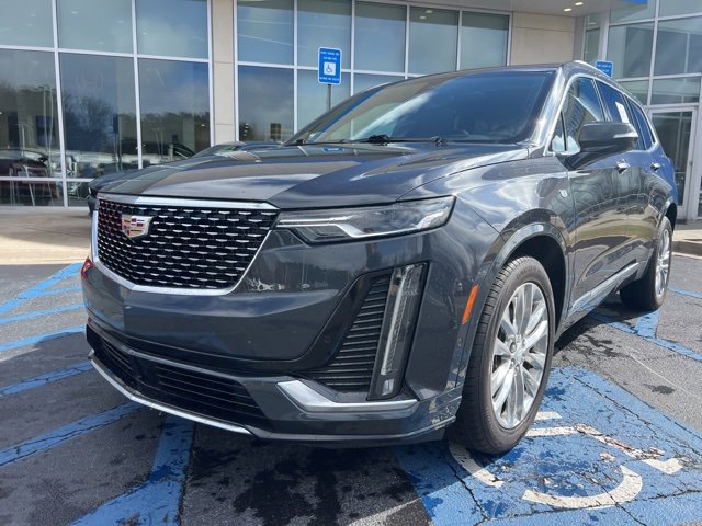 Used 2022 Cadillac XT6 Premium Luxury w/ Technology Package image 2