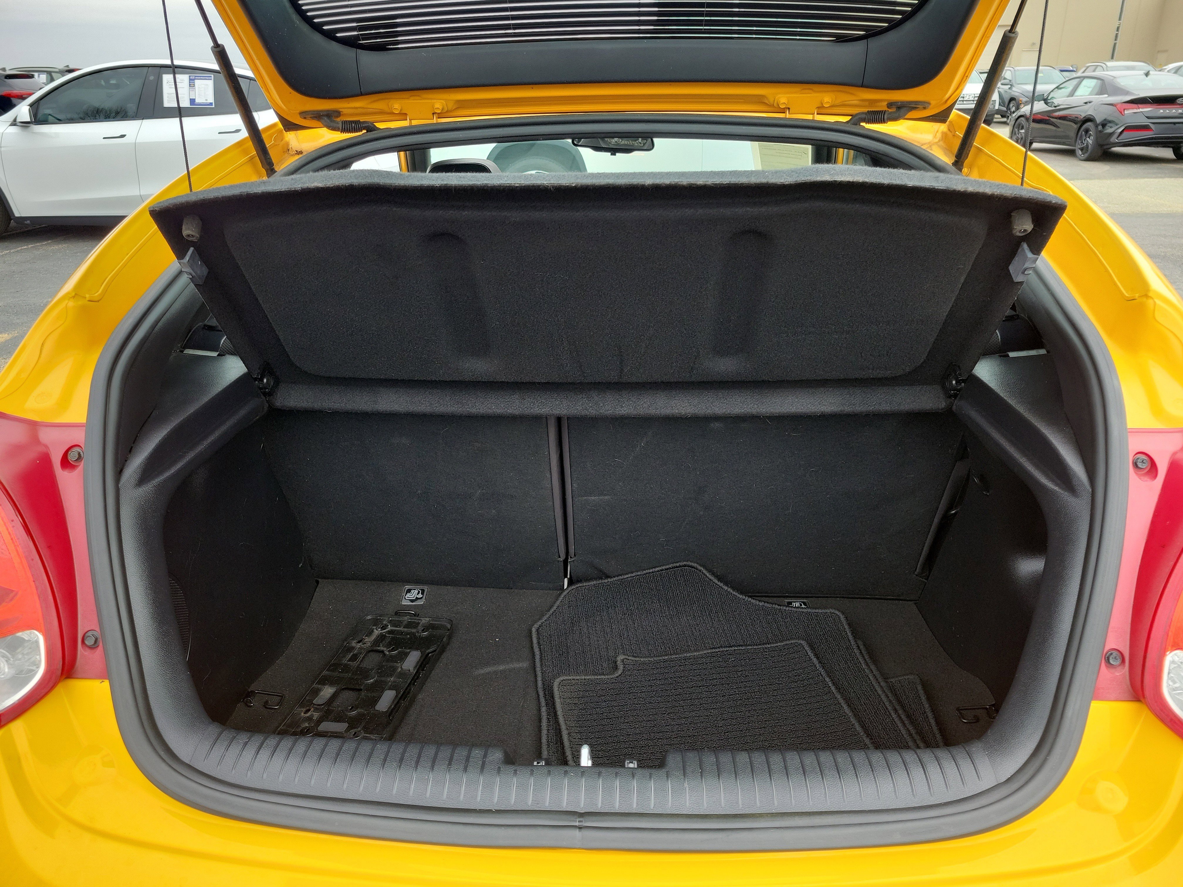 Used 2016 Hyundai Veloster w/ Option Group 02 image 8