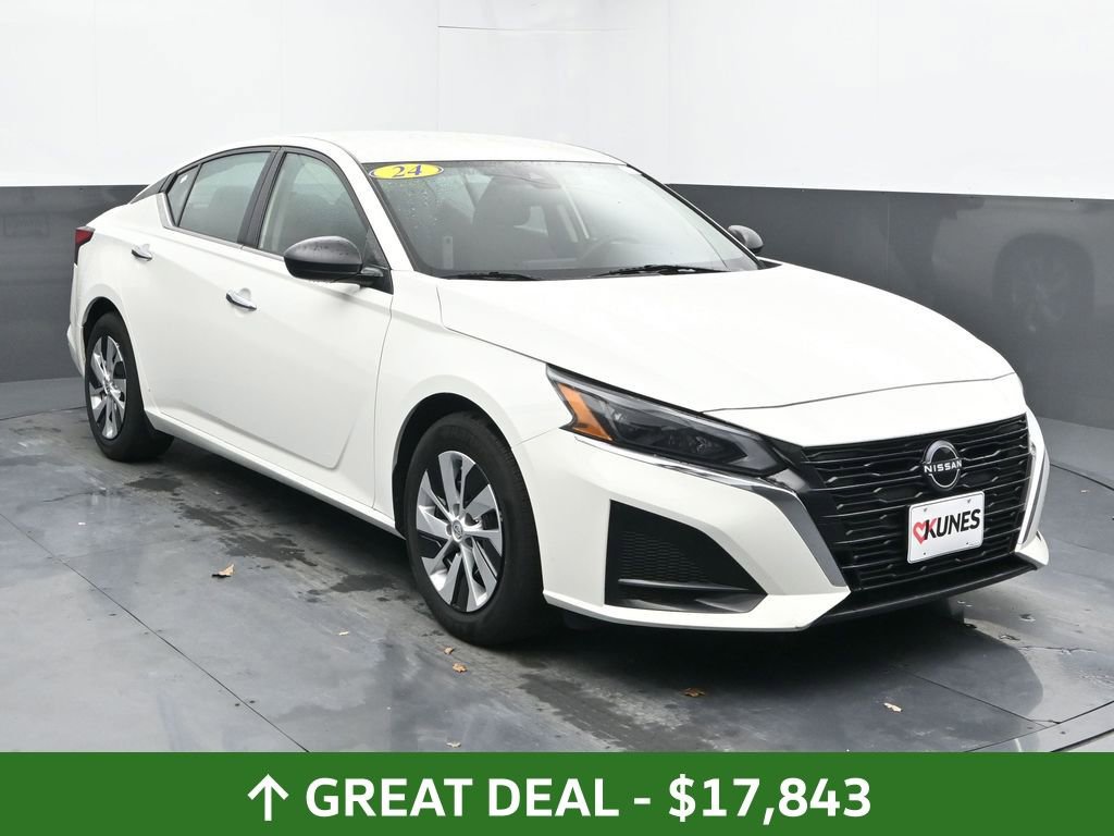 Used 2024 Nissan Altima 2.5 S FWD image 4