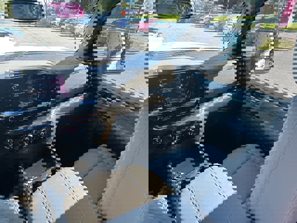 Used 2024 GMC Sierra 2500 SLT image 16