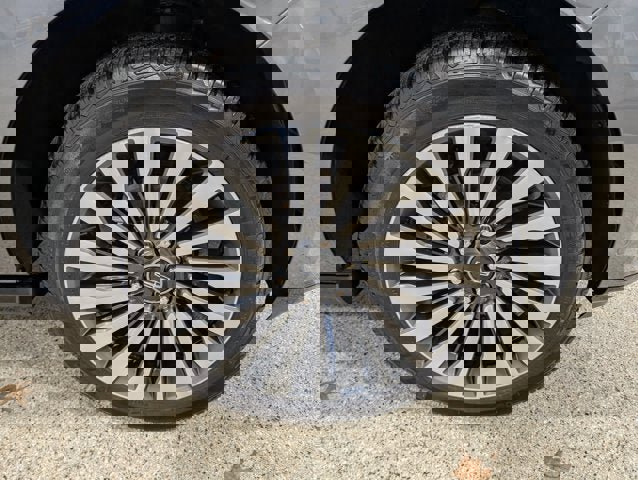 Used 2021 Lincoln Navigator Reserve w/ Luxury Package image 14