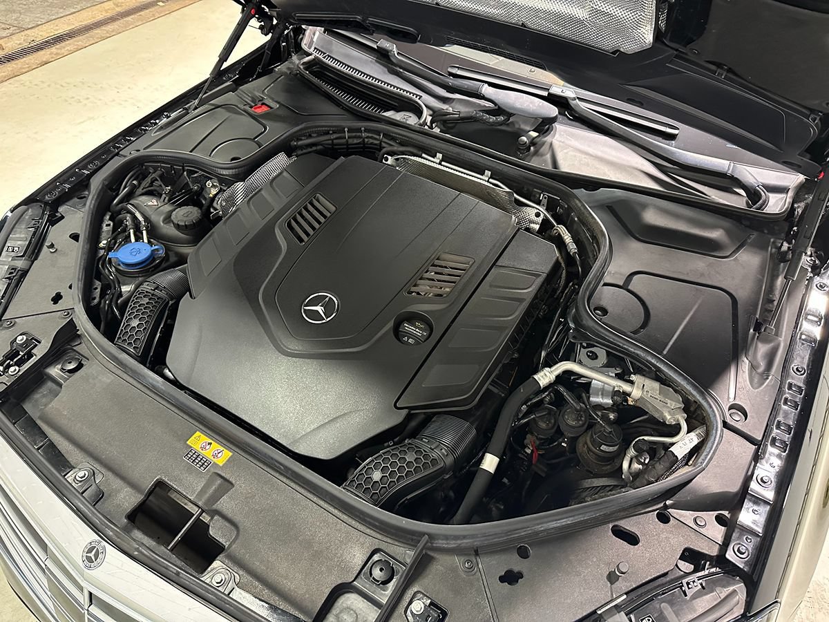 Used 2020 Mercedes-Benz S 560 4MATIC Sedan image 4