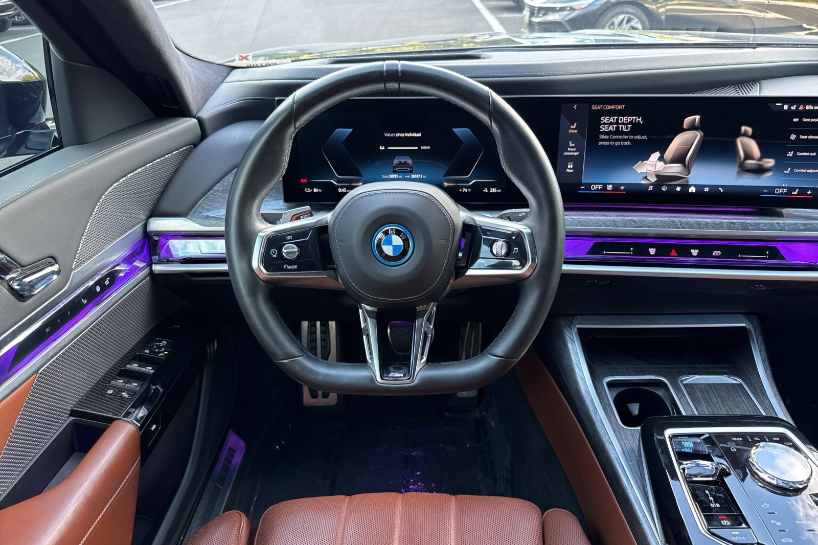 Certified 2024 BMW i7 xDrive60 w/ Premium Package AWD/4WD image 18