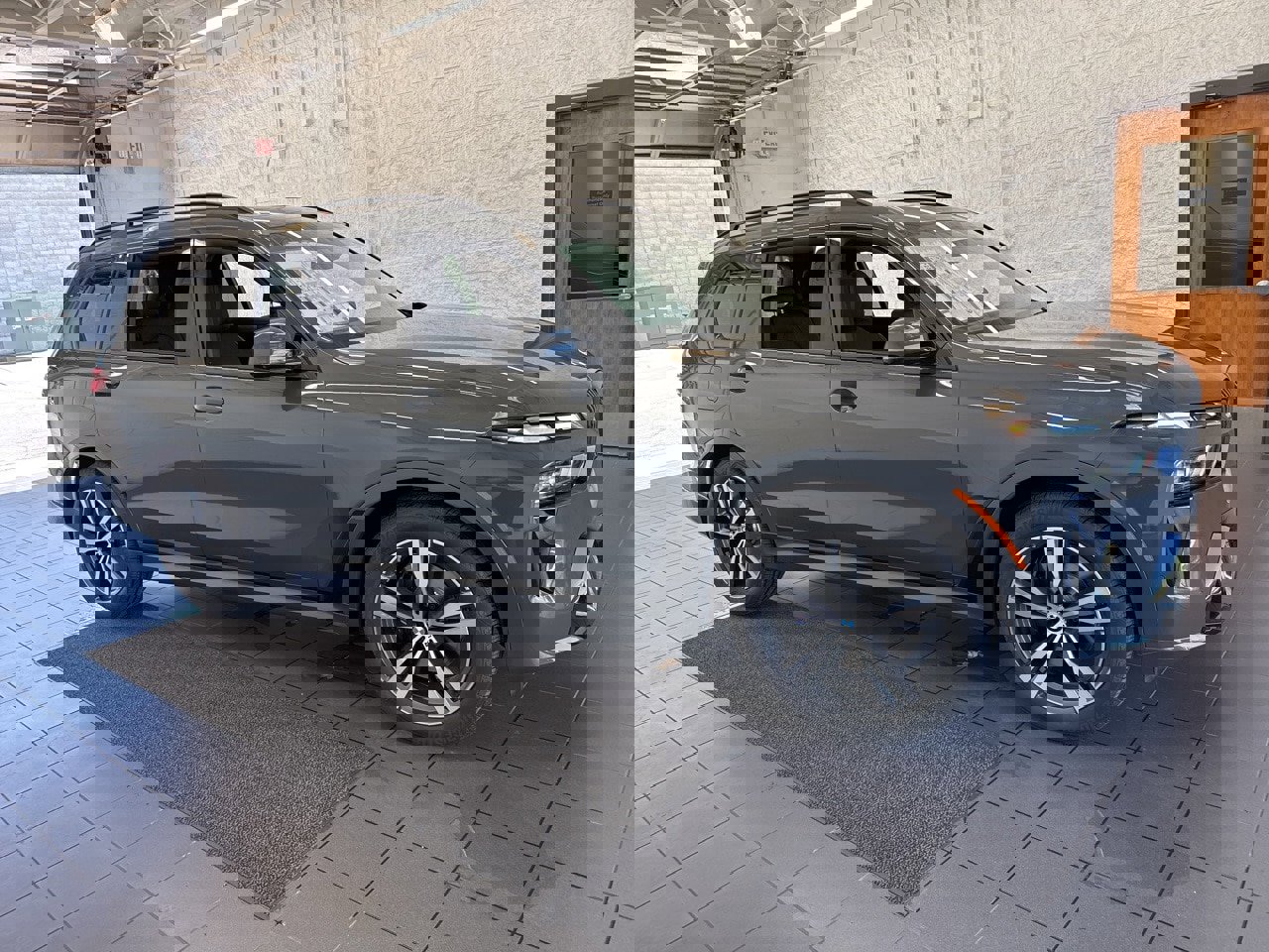 New 2026 BMW X7 xDrive40i w/ M Sport Package video 1