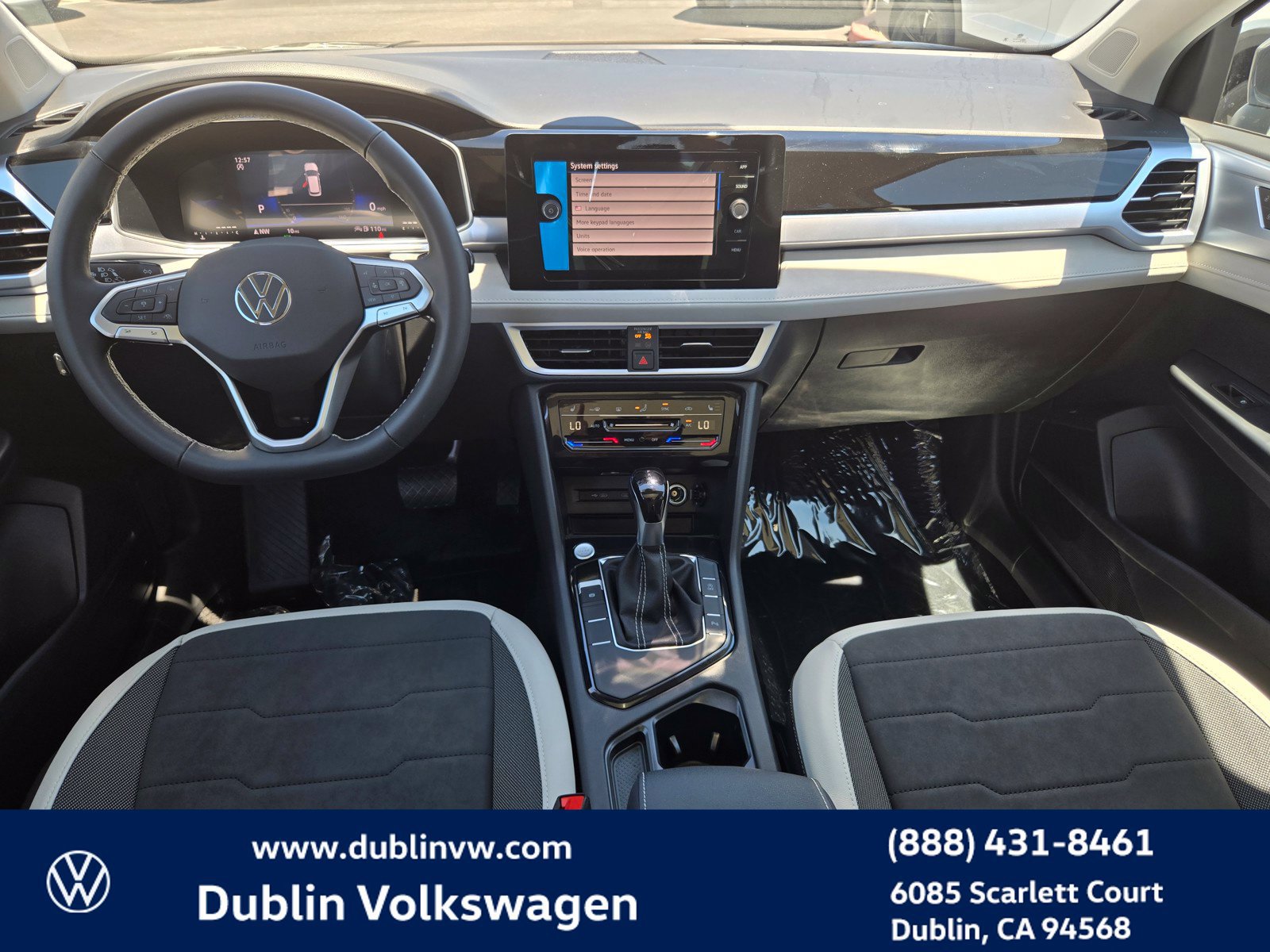 New 2026 Volkswagen Taos SE FWD image 12