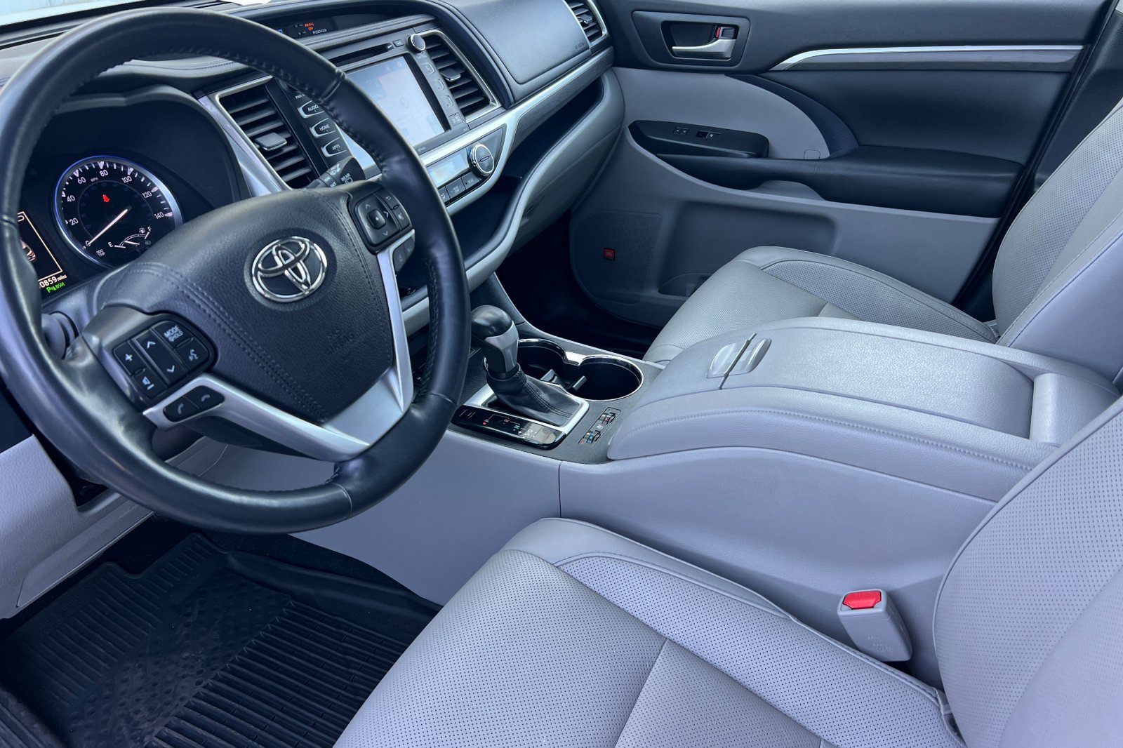 Certified 2019 Toyota Highlander Limited Platinum AWD/4WD image 9