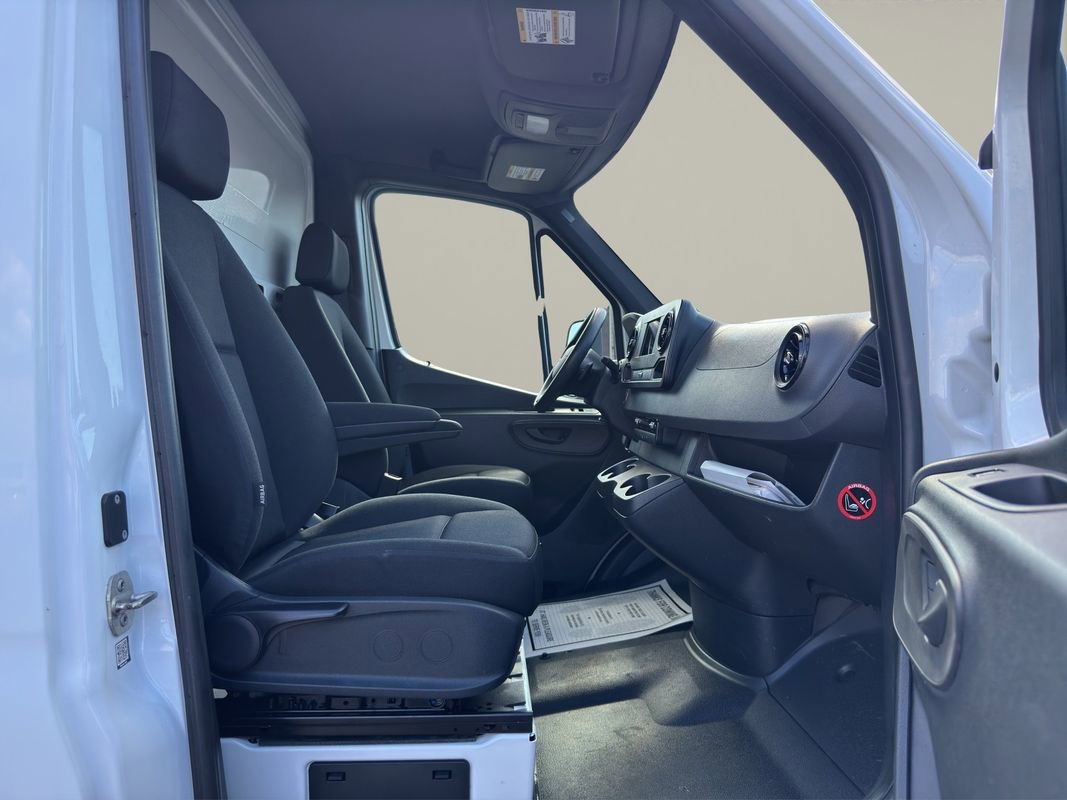 Used 2019 Mercedes-Benz Sprinter 170 w/ Chrome Grille Package image 16