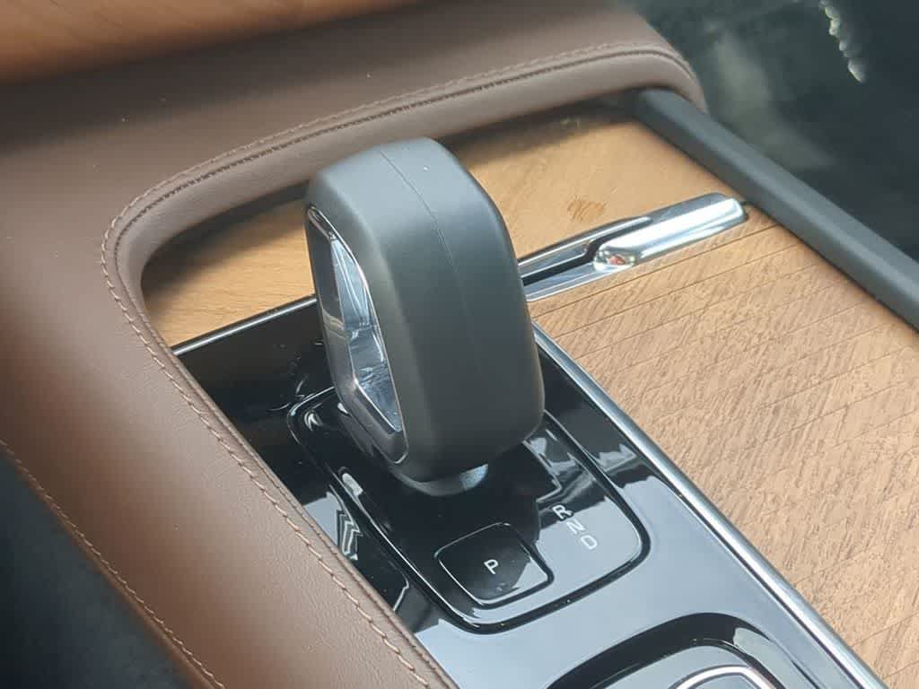 Certified 2024 Volvo XC90 B6 Plus AWD/4WD image 30