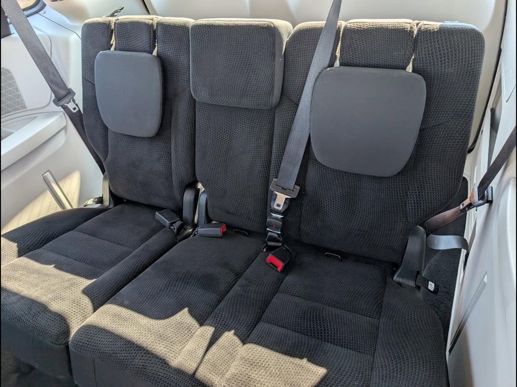 Used 2018 Dodge Grand Caravan SE FWD image 14