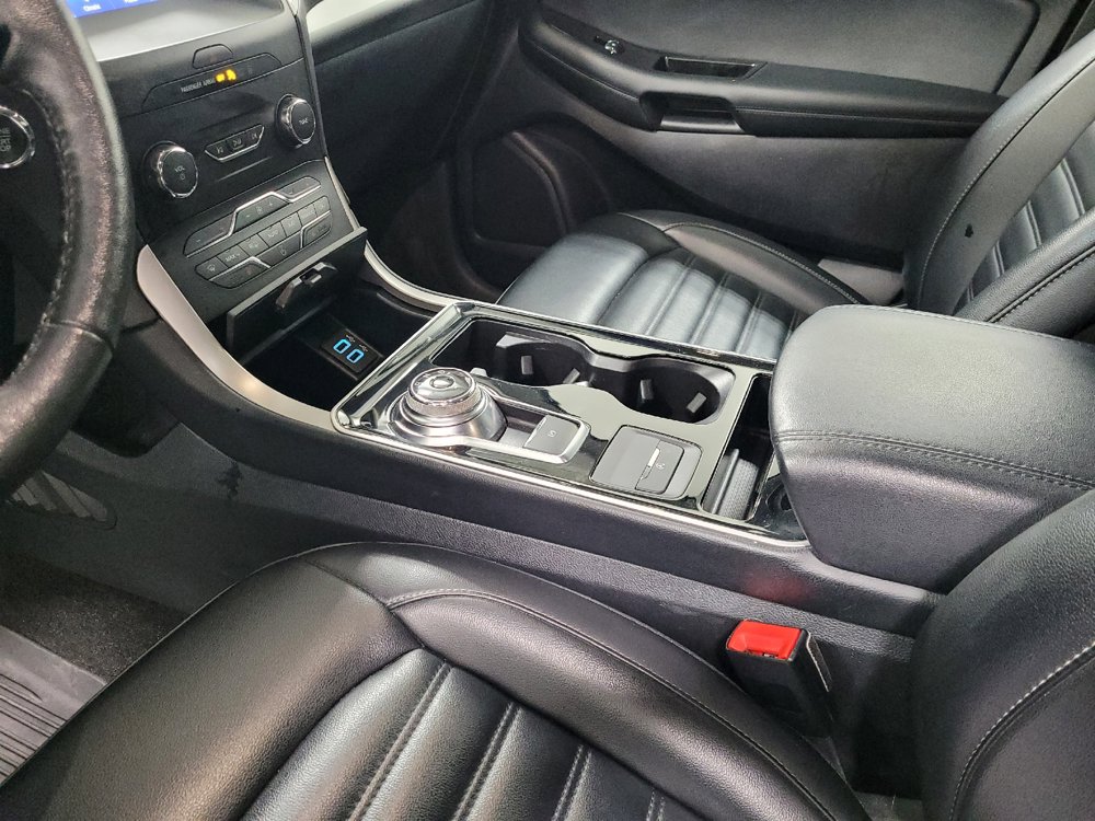 Used 2019 Ford Edge SEL w/ Equipment Group 201A AWD/4WD image 26