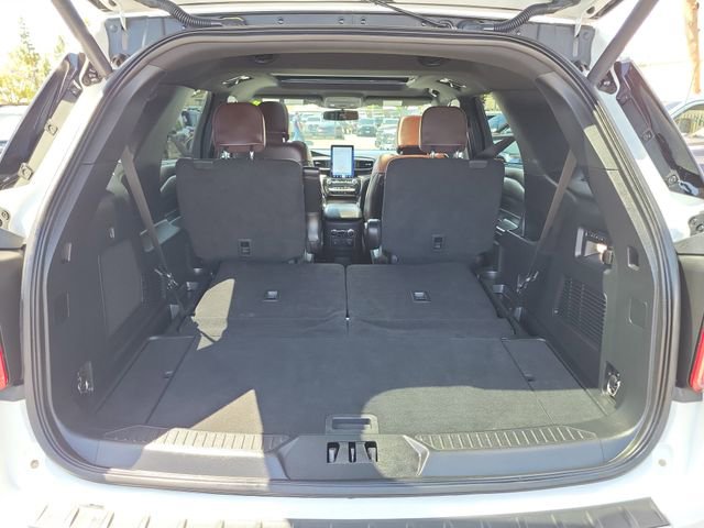 Certified 2023 Ford Explorer Platinum w/ Technology Package AWD/4WD image 23