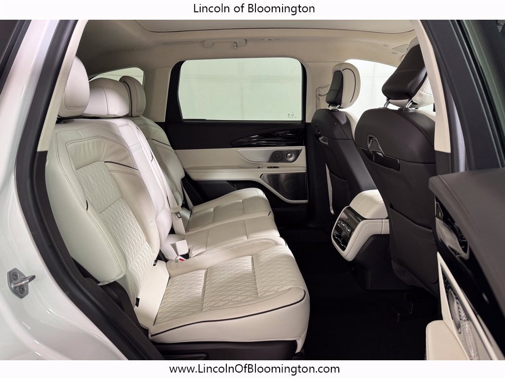 Used 2025 Lincoln Nautilus Black Label AWD/4WD image 12