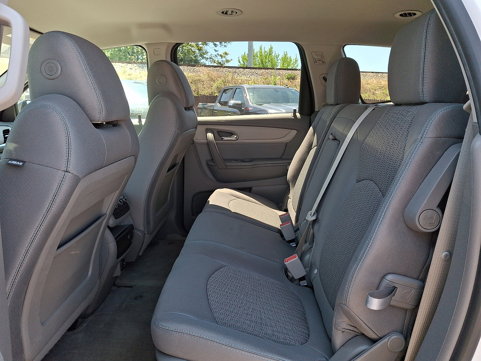 Used 2017 Chevrolet Traverse LS w/ LPO, 'HIT The Road' Package AWD/4WD image 10