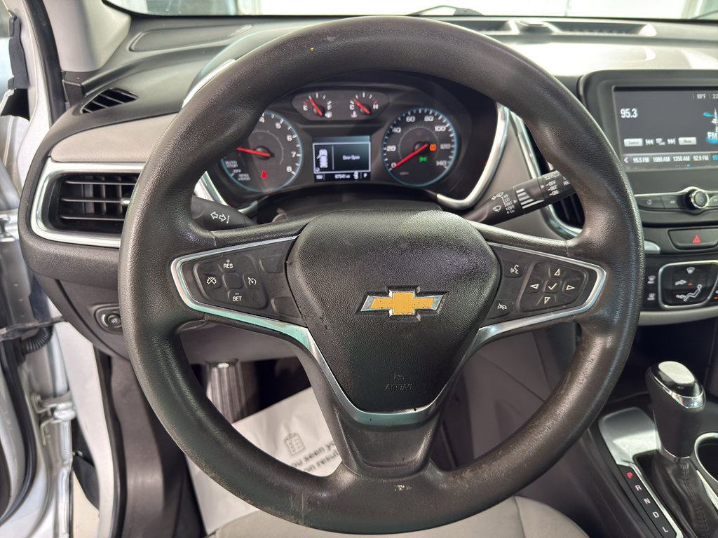 Used 2018 Chevrolet Equinox LS image 23