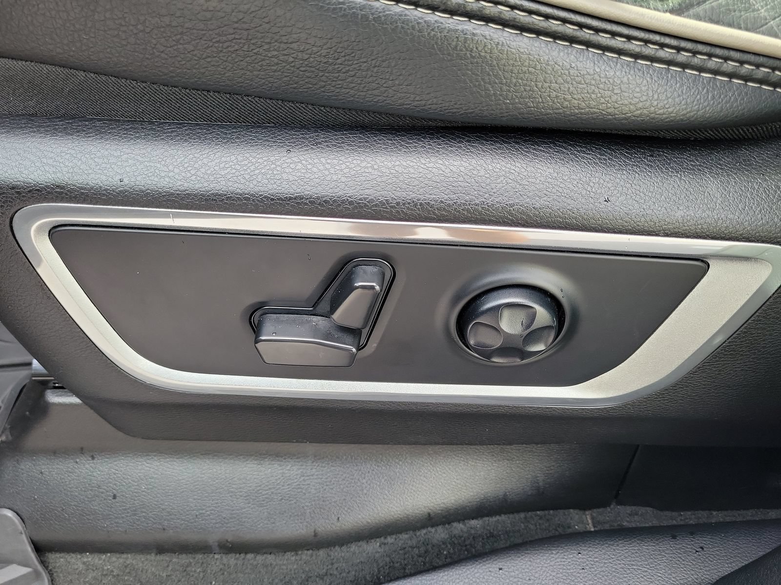 Used 2021 RAM 1500 Laramie RWD image 16