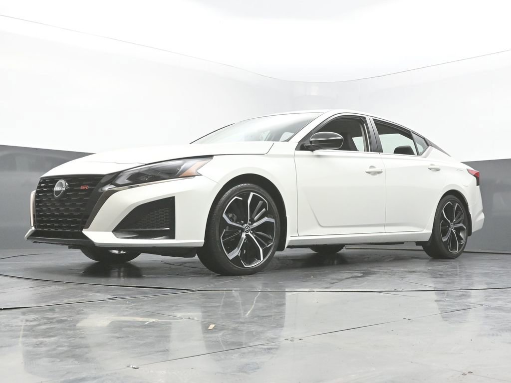 Used 2023 Nissan Altima 2.5 SR image 48