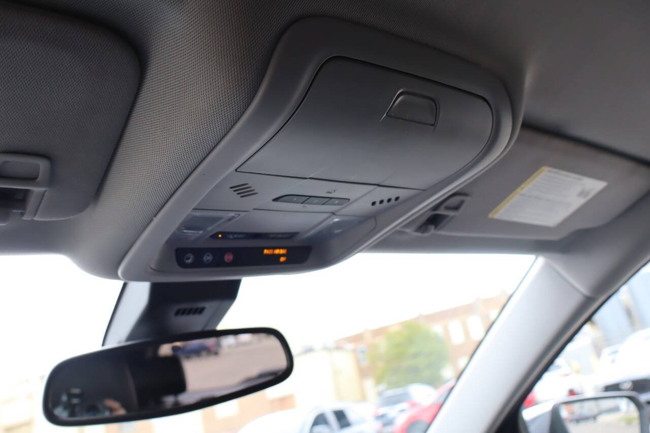 Used 2019 Chevrolet Equinox Premier AWD/4WD image 19