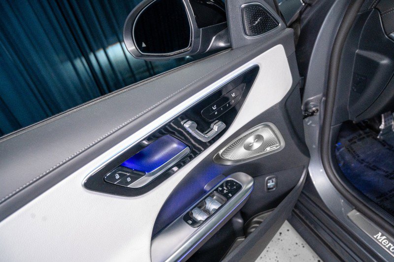 Certified 2025 Mercedes-Benz C 300 Sedan image 11