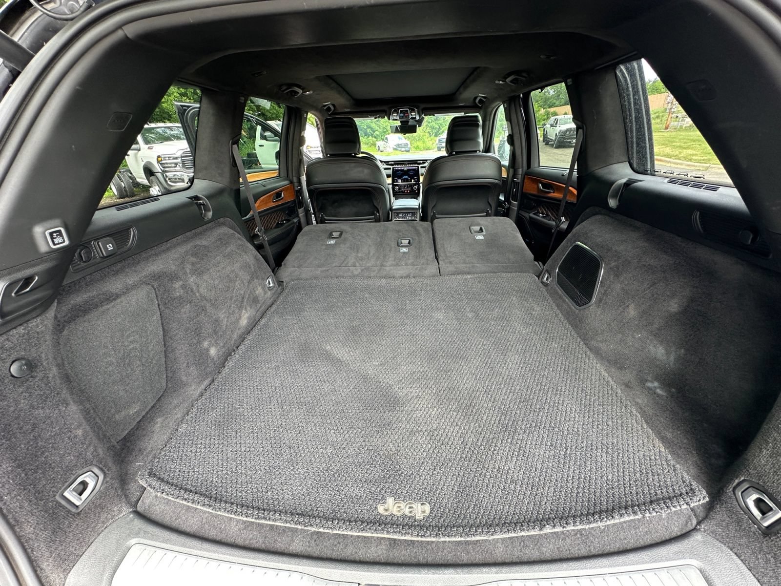 Used 2022 Jeep Grand Cherokee Summit AWD/4WD image 44