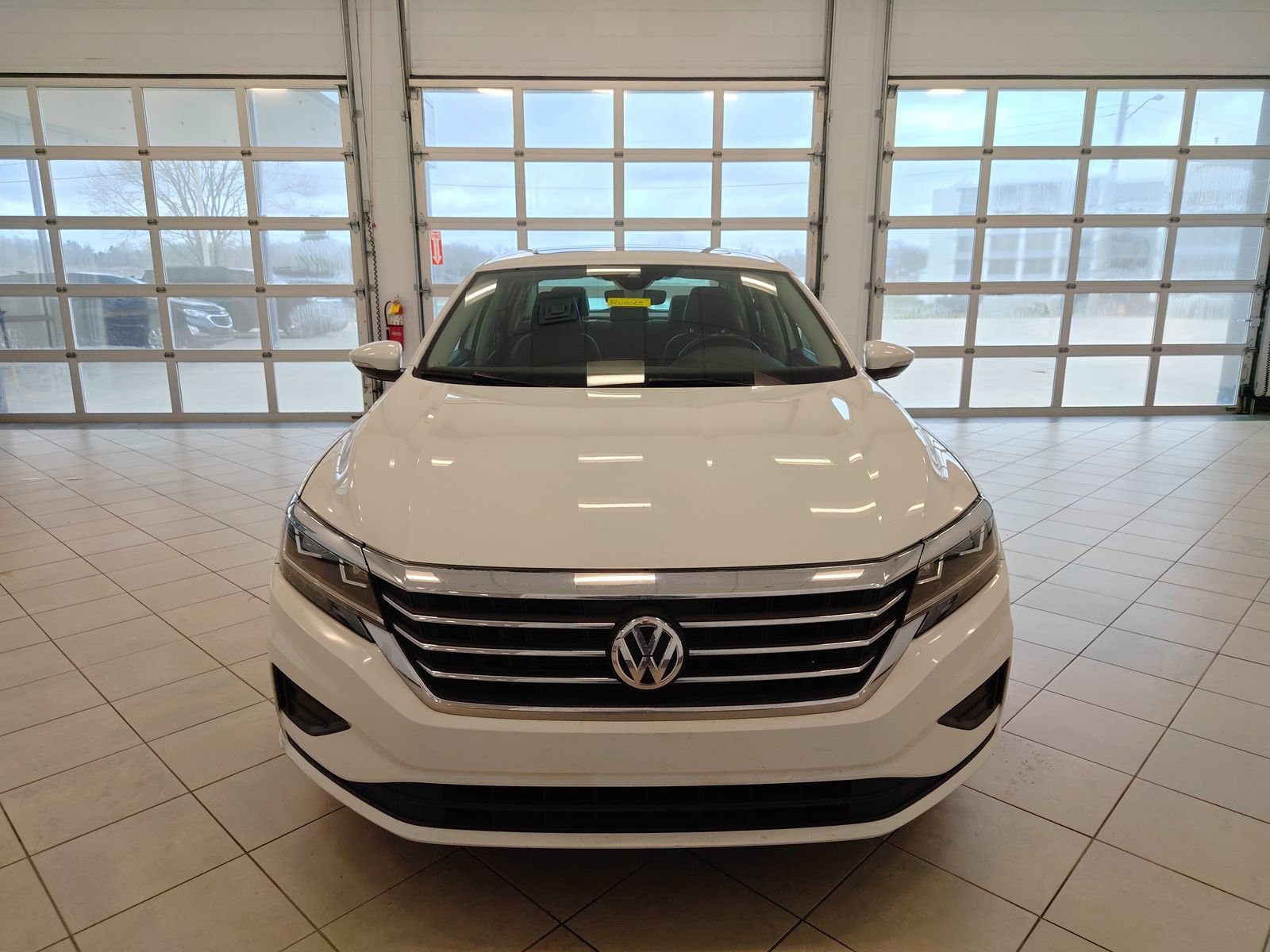 Used 2020 Volkswagen Passat 2.0T SE w/ Sunroof Package image 9