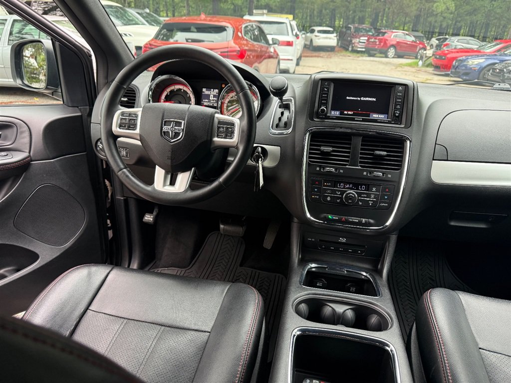 Used 2016 Dodge Grand Caravan R/T w/ Driver Convenience Group FWD image 18