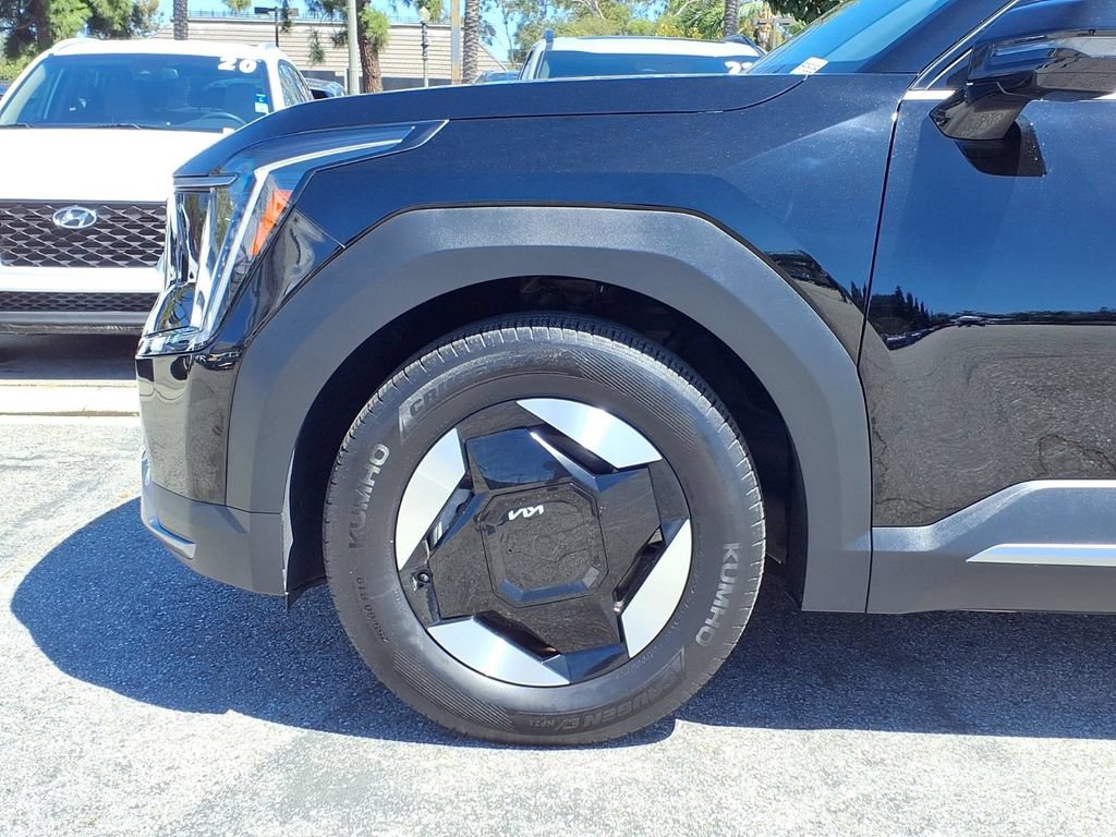 Certified 2024 Kia EV9 Light RWD image 13