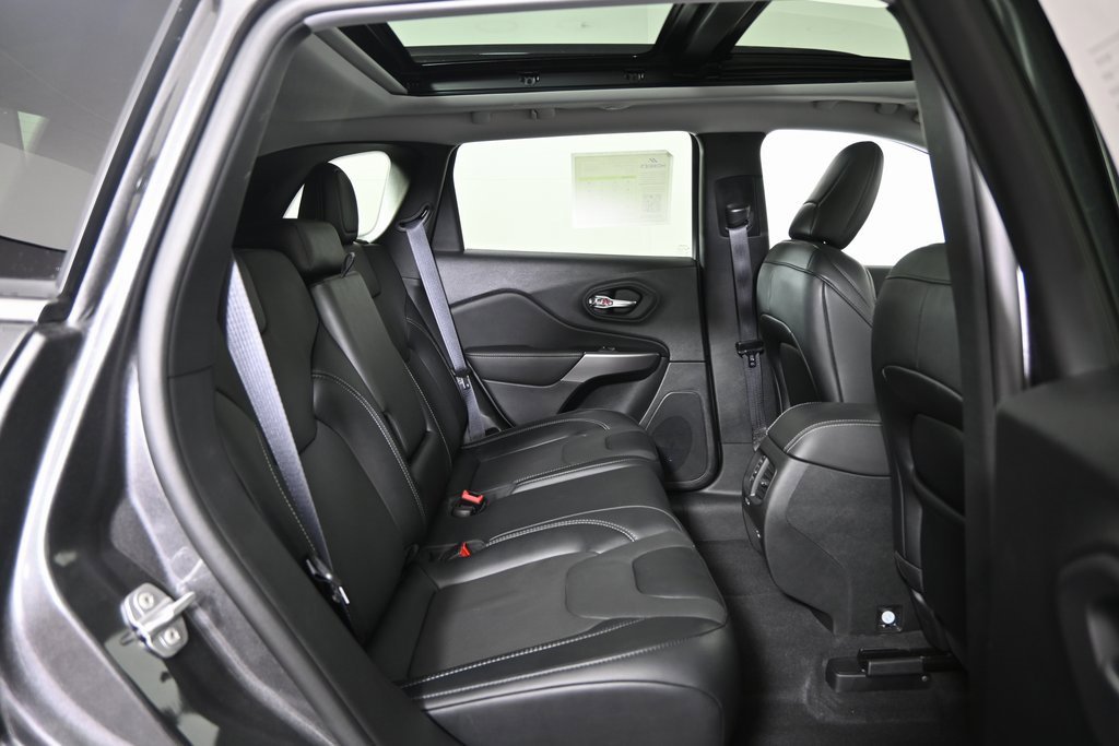 Used 2022 Jeep Cherokee Limited image 15