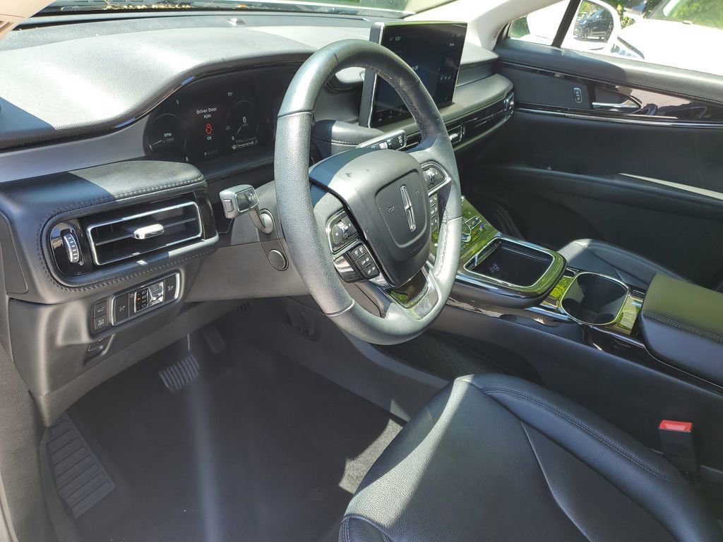 Used 2023 Lincoln Nautilus FWD w/ Premium Package image 19