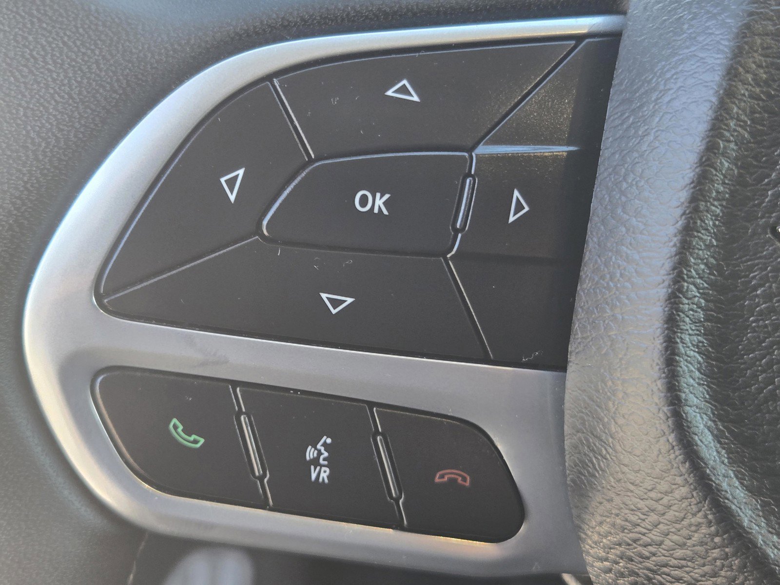 Used 2024 Chrysler Pacifica Touring-L image 22