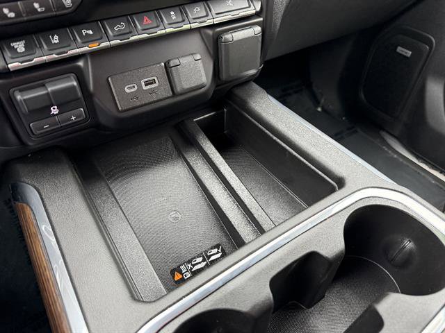 Used 2022 Chevrolet Silverado 3500 High Country image 61