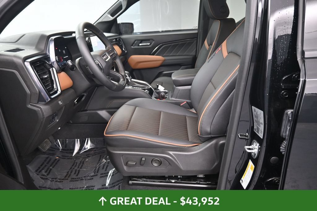 Used 2025 GMC Canyon AT4 w/ Nightfall Edition AWD/4WD image 28