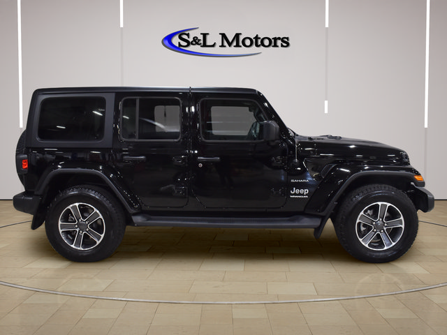 Used 2023 Jeep Wrangler Unlimited Sahara AWD/4WD image 9