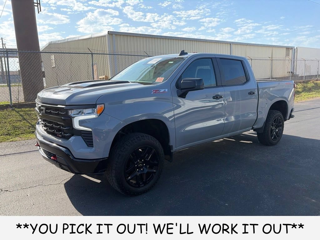 Used 2024 Chevrolet Silverado 1500 LT Trail Boss w/ Convenience Package II AWD/4WD image 3