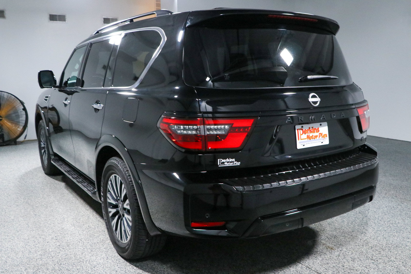 Used 2024 Nissan Armada SL w/ Midnight Edition Package AWD/4WD image 9