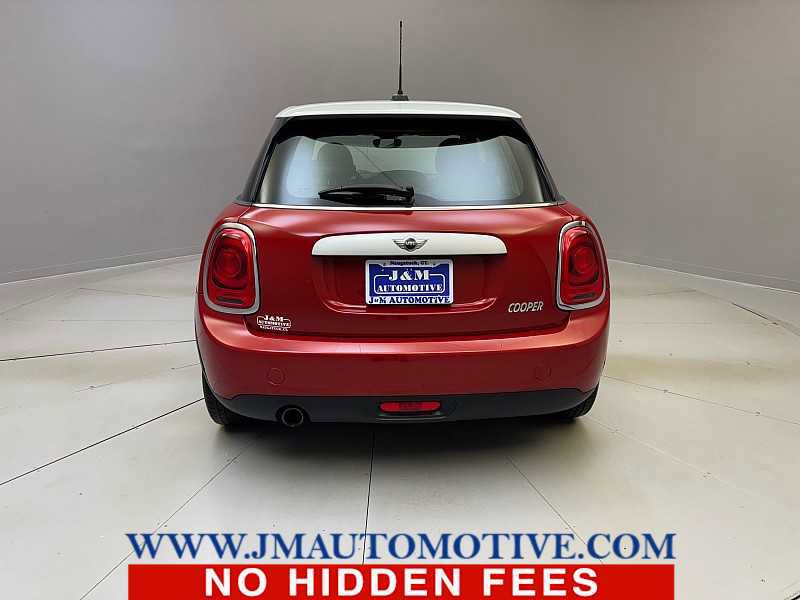 Used 2015 MINI Cooper 4-Door Hardtop image 4